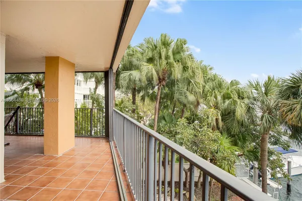 $7,500 | 1700 South Bayshore Lane, Unit 3A, Coconut Grove, FL 33133