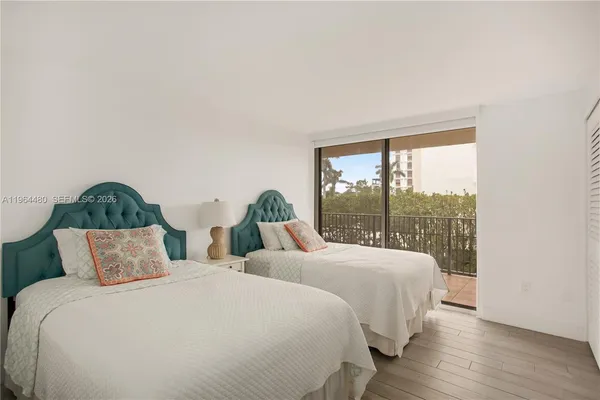 $7,500 | 1700 South Bayshore Lane, Unit 3A, Coconut Grove, FL 33133