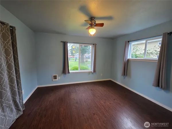 $530,000 | 1966 Wilson Avenue, Enumclaw, WA 98022