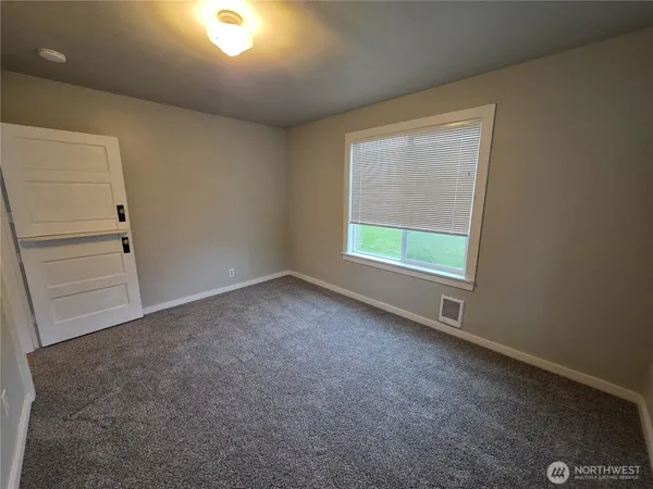 $530,000 | 1966 Wilson Avenue, Enumclaw, WA 98022