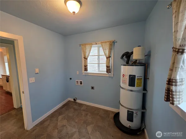 $530,000 | 1966 Wilson Avenue, Enumclaw, WA 98022