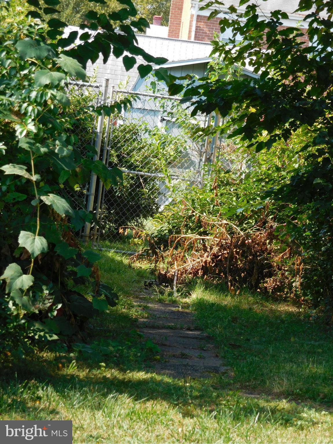 732 Mansfield Road Essex, MD 21221 - Photo 26 of 26 Side Yard