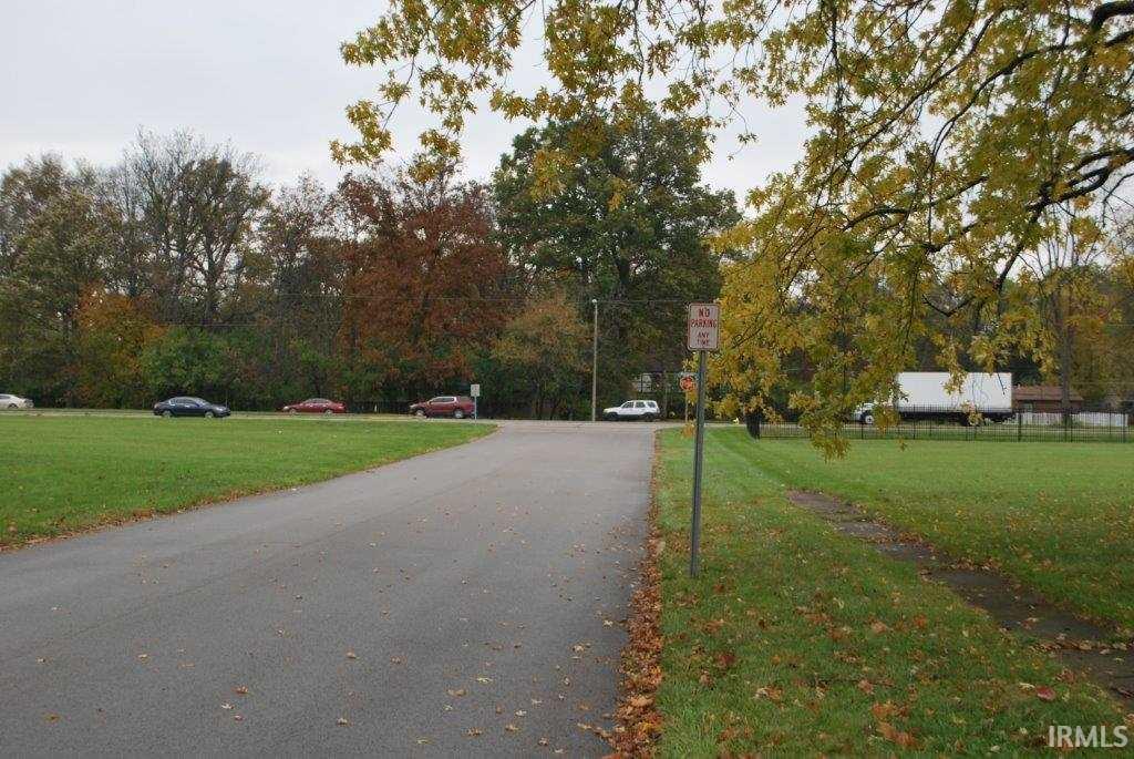 2011 West McGalliard Road Muncie, IN 47304 - Photo 13 of 15