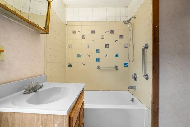 $425,000 | 5 Central Avenue, Haverhill, MA 01835