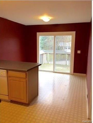 1648 Haslett Road East Lansing, MI 48823 - Photo 5 of 25