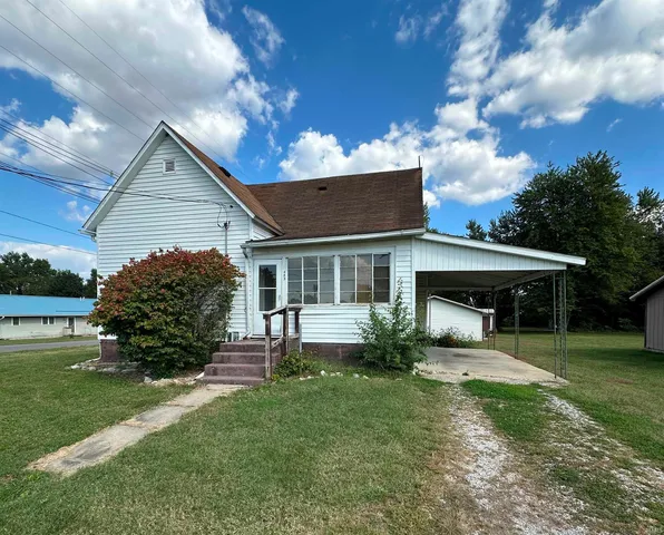 $105,000 | 489 11th Street Northeast, Linton, IN 47441