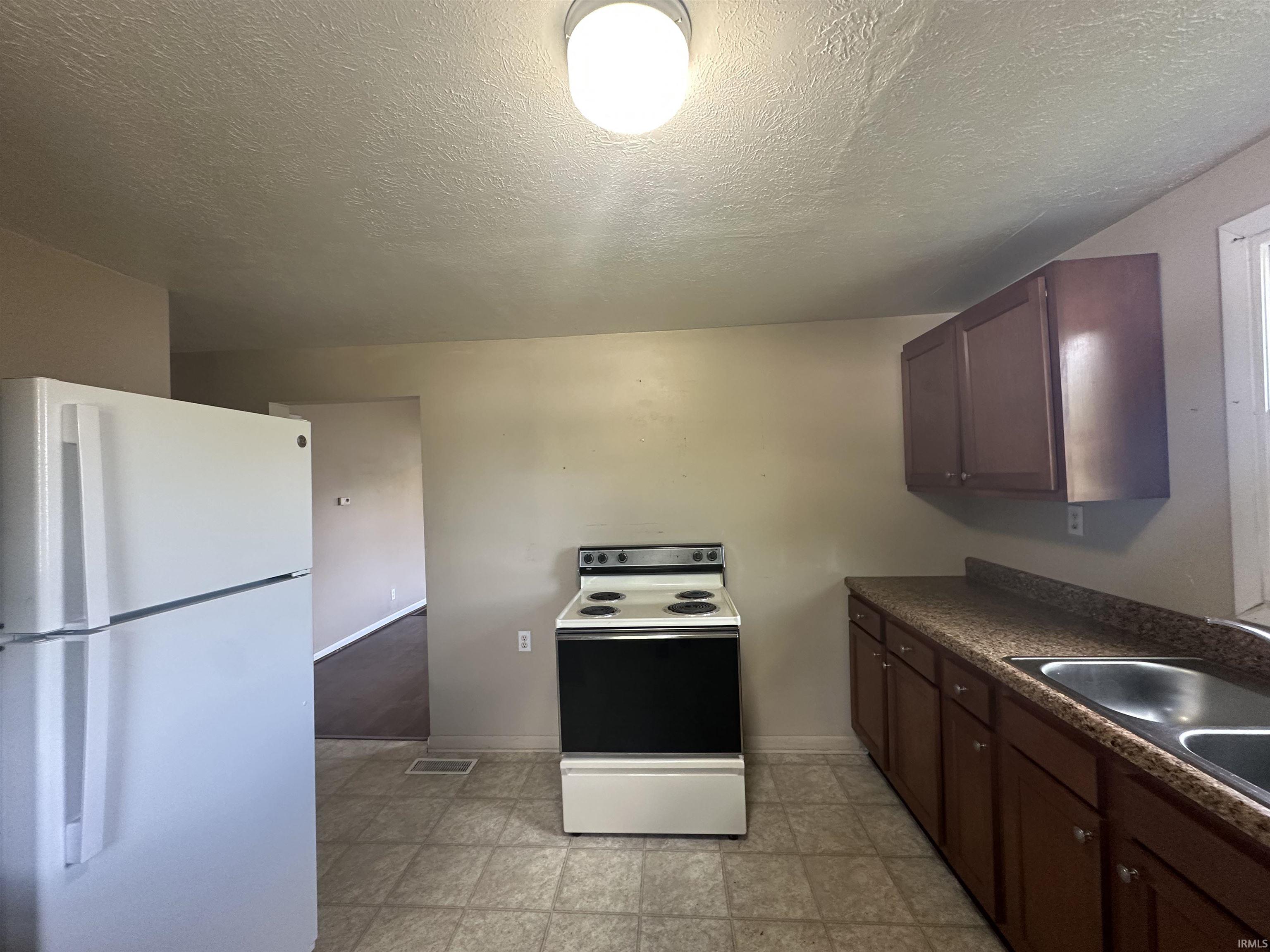 489 11th Street Northeast Linton, IN 47441 - Photo 7 of 12