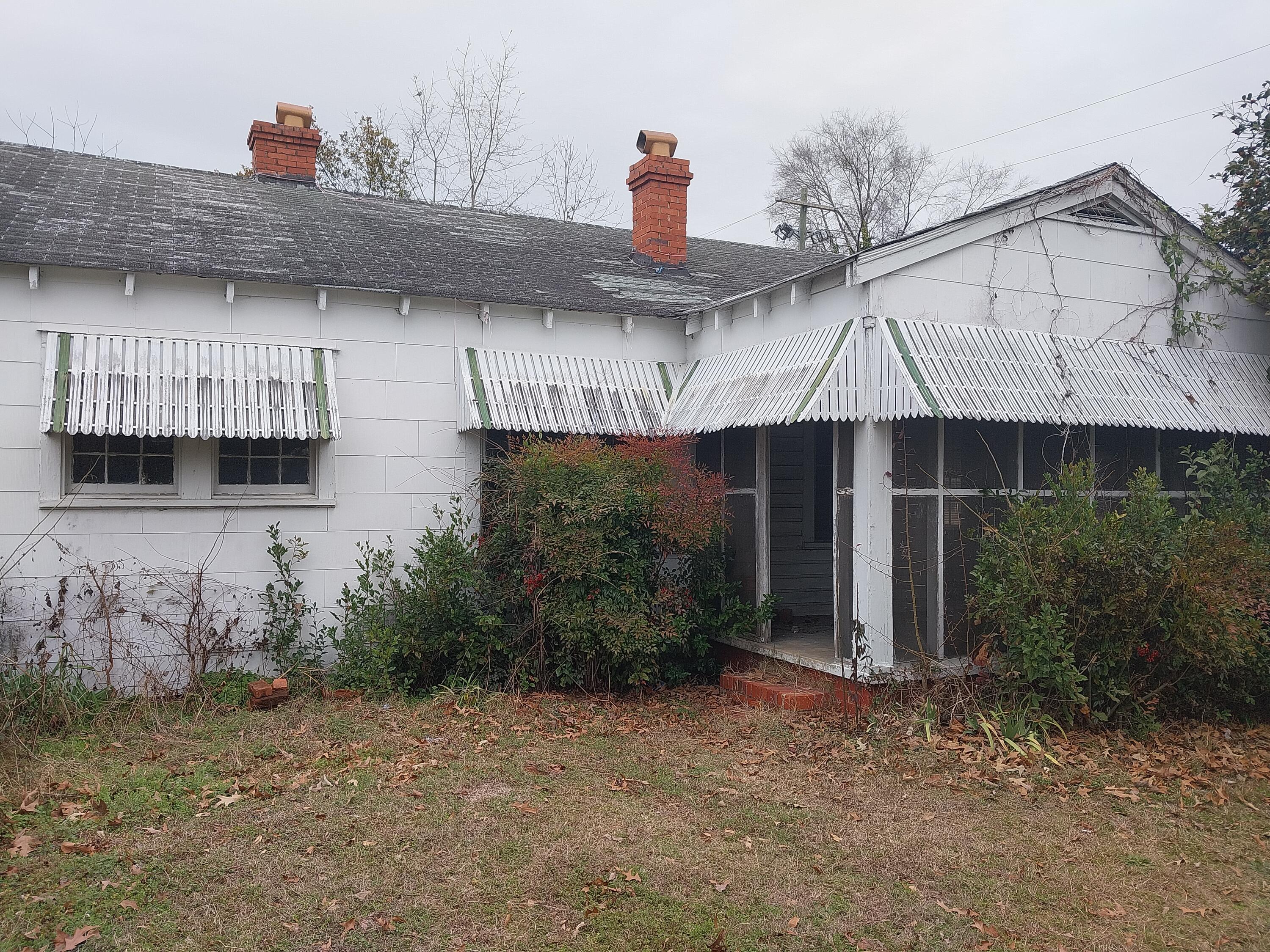 135 East Trippe Street Harlem, GA 30814 - Photo 4 of 22 Side porch on left side