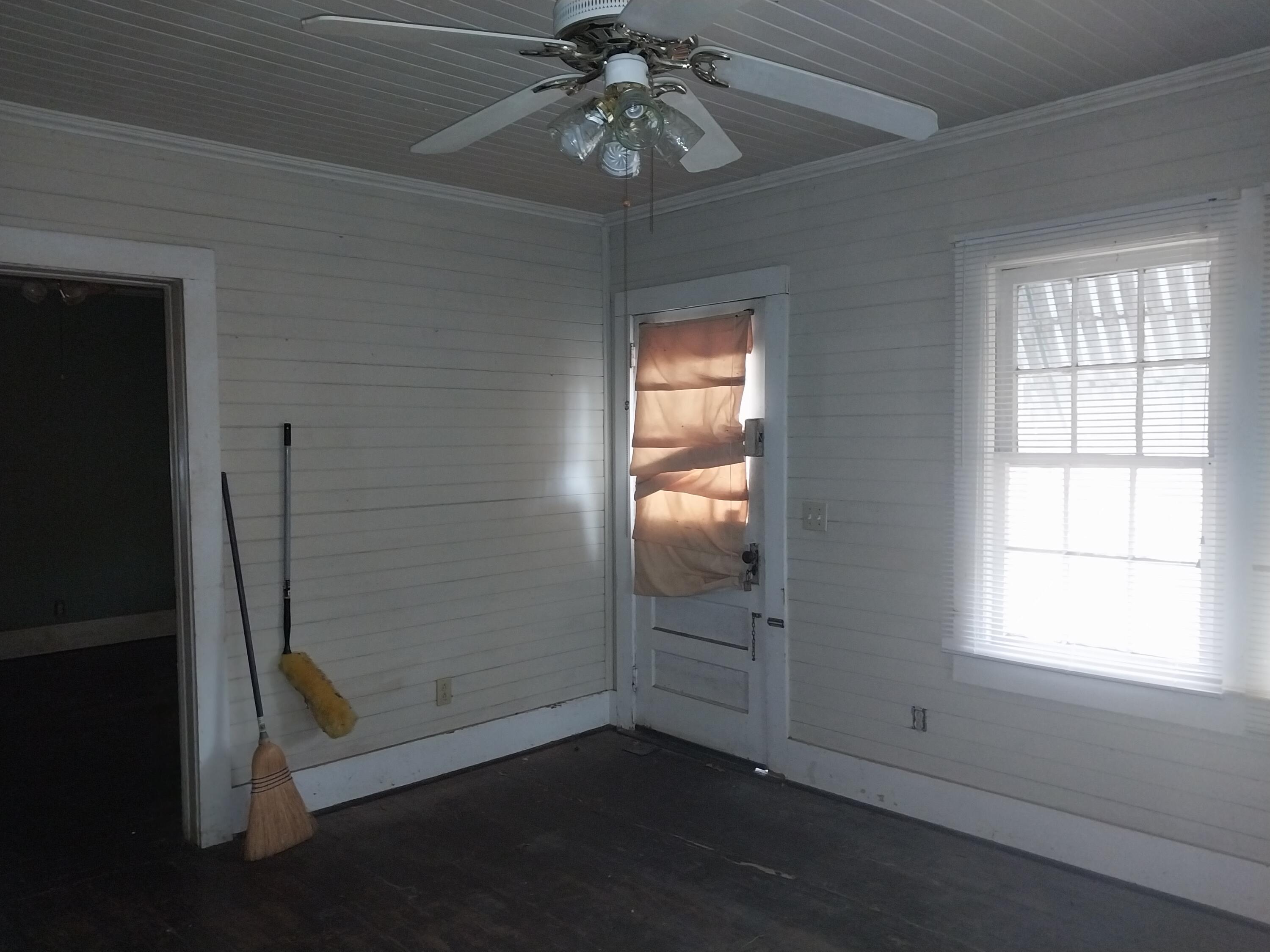 135 East Trippe Street Harlem, GA 30814 - Photo 7 of 22 Living Room