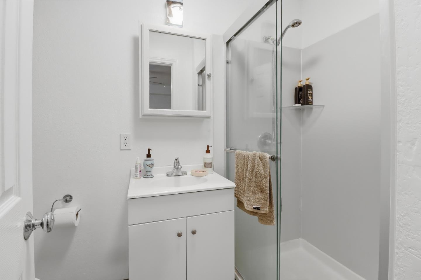 216 Rio Verde Street Daly City, CA 94014 - Photo 8 of 50