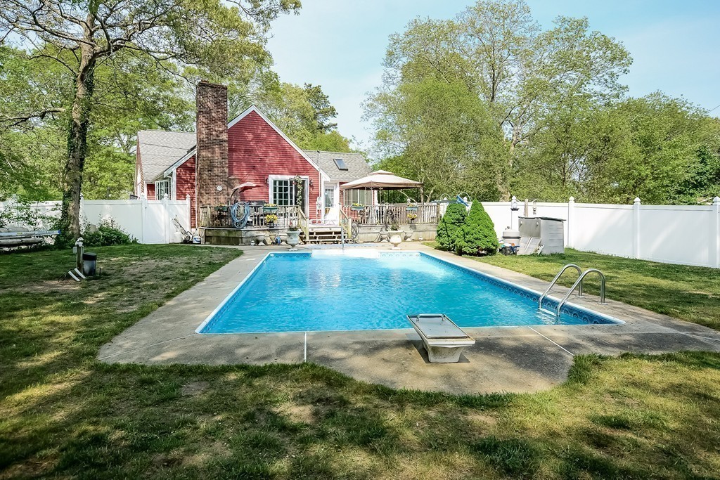 11 Fox Run Road Bourne, MA 02562 - Photo 19 of 23 Gallery Image 19