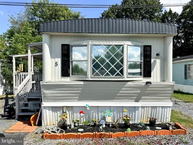 $59,900 | 5159 East Trindle Road, Unit 5, Mechanicsburg, PA 17050