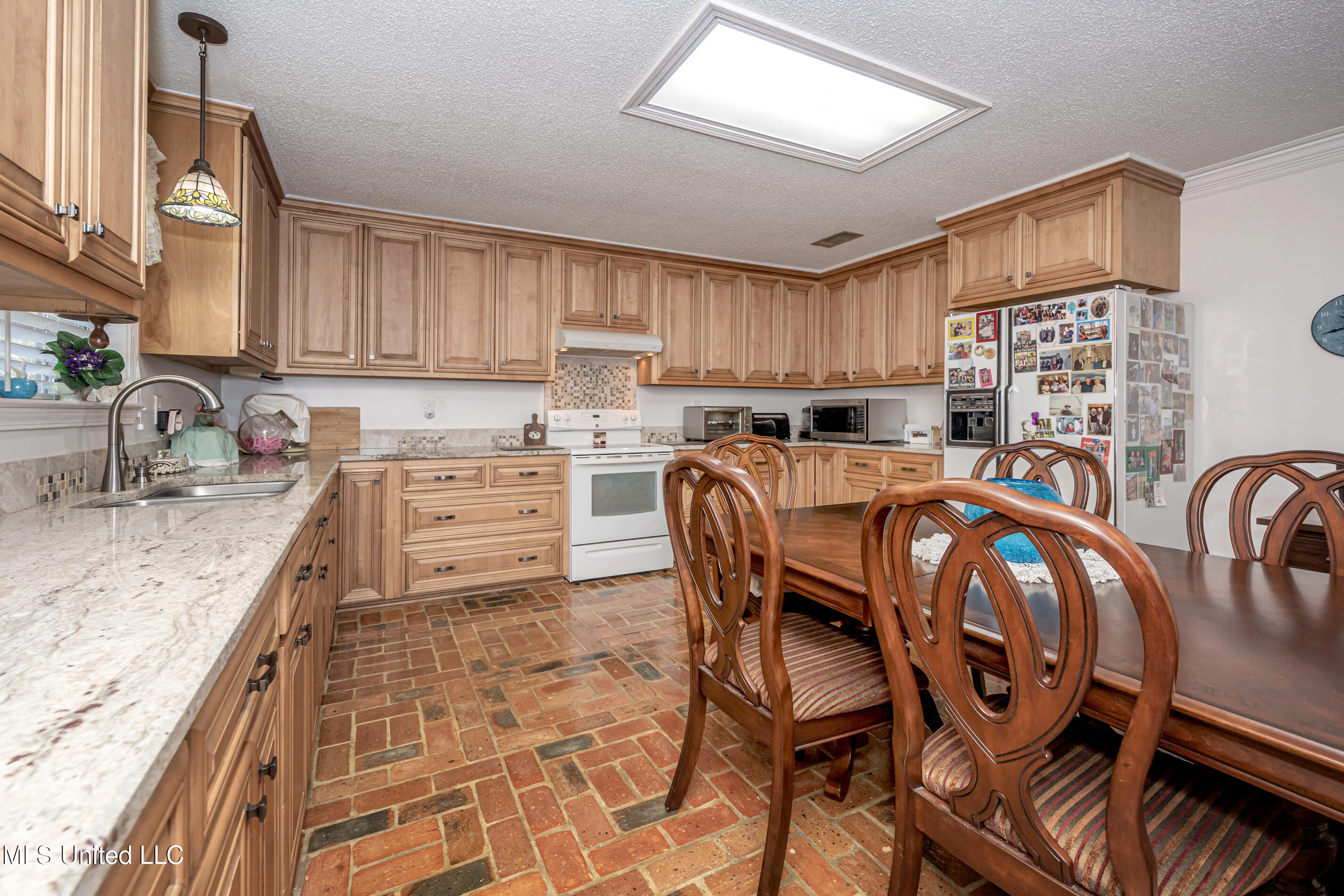 10001 Echo Glen Drive Moss Point, MS 39562 - Photo 10 of 69 IMG_9715