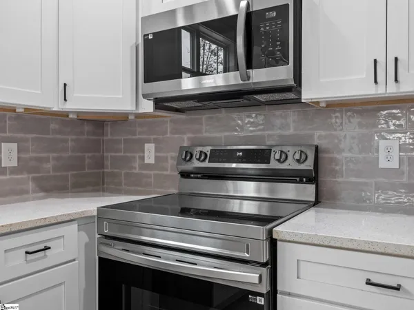 $379,900 | 350 West River Grove Circle, Roebuck, SC 29376