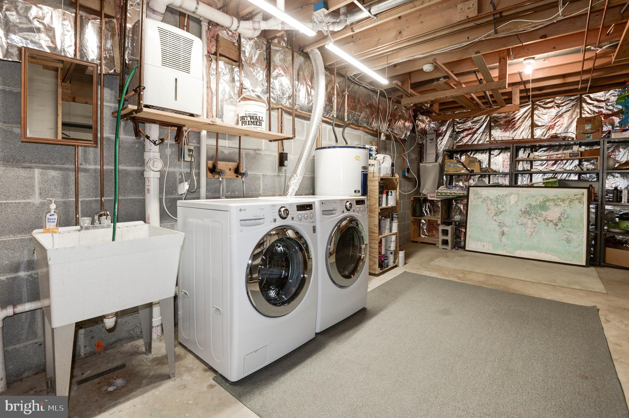 1619 Summit Drive Haymarket, VA 20169 - Photo 37 of 62 Laundry