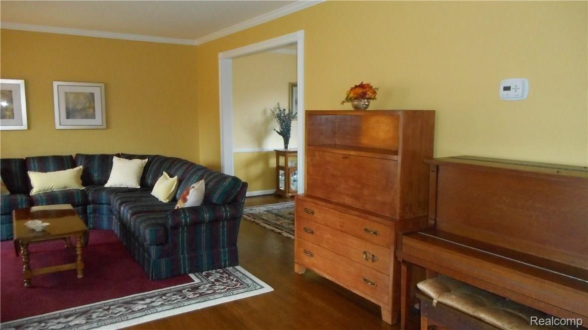 141 Coachlamp Road Rochester, MI 48306 - Photo 17 of 52 Coachlamp 016.JPG