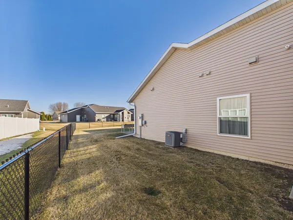 $375,900 | 750 El Dorado Street Southeast, Owatonna, MN 55060