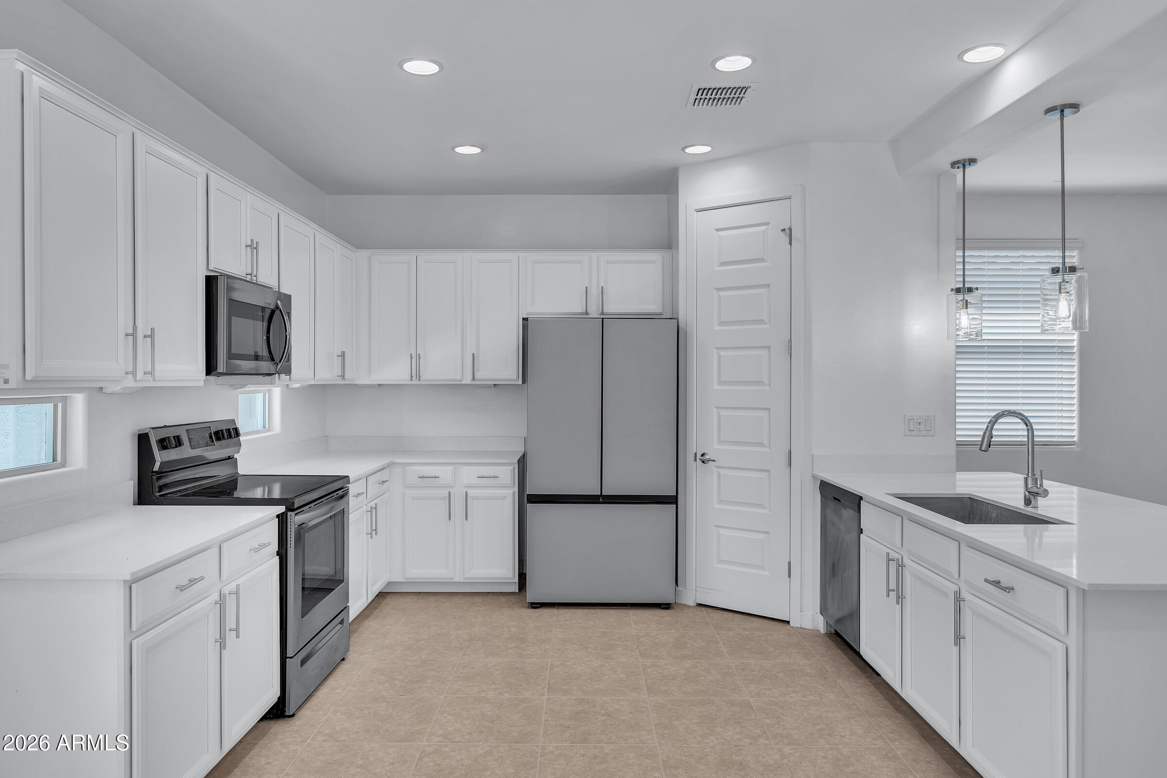 2701 South Reavis Falls Road Apache Junction, AZ 85119 - Photo 12 of 38 2701 S Reavis Falls Rd-11