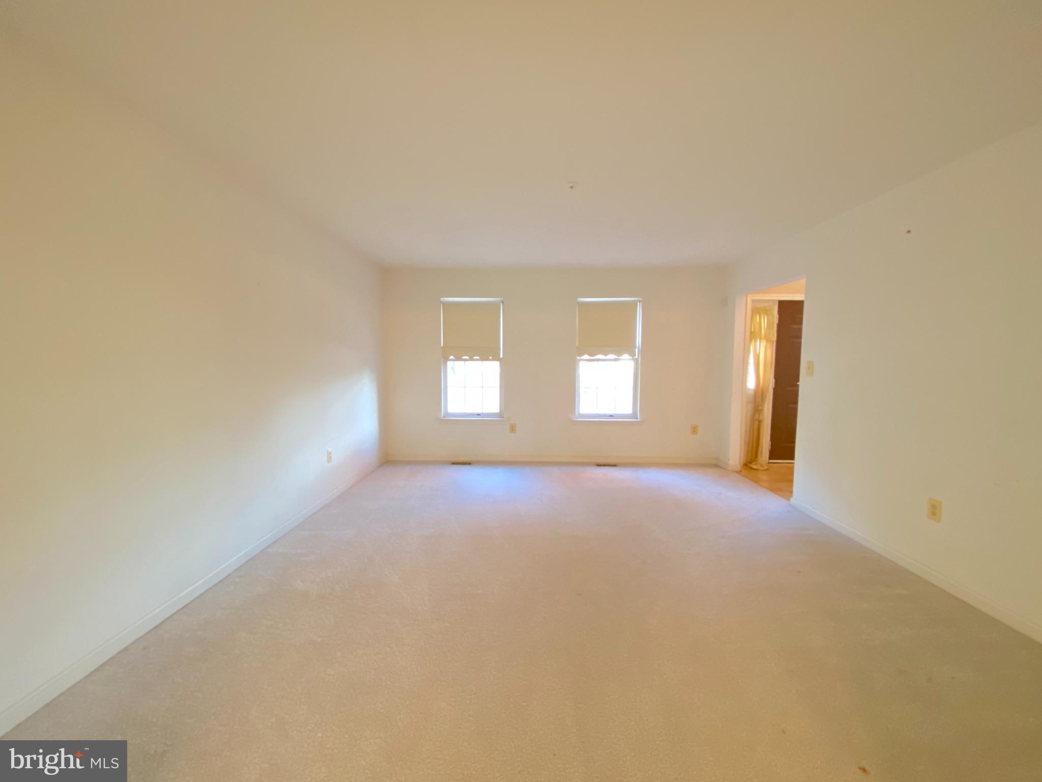 9420 Sandy Creek Road Fort Washington, MD 20744 - Photo 20 of 45 Living Room