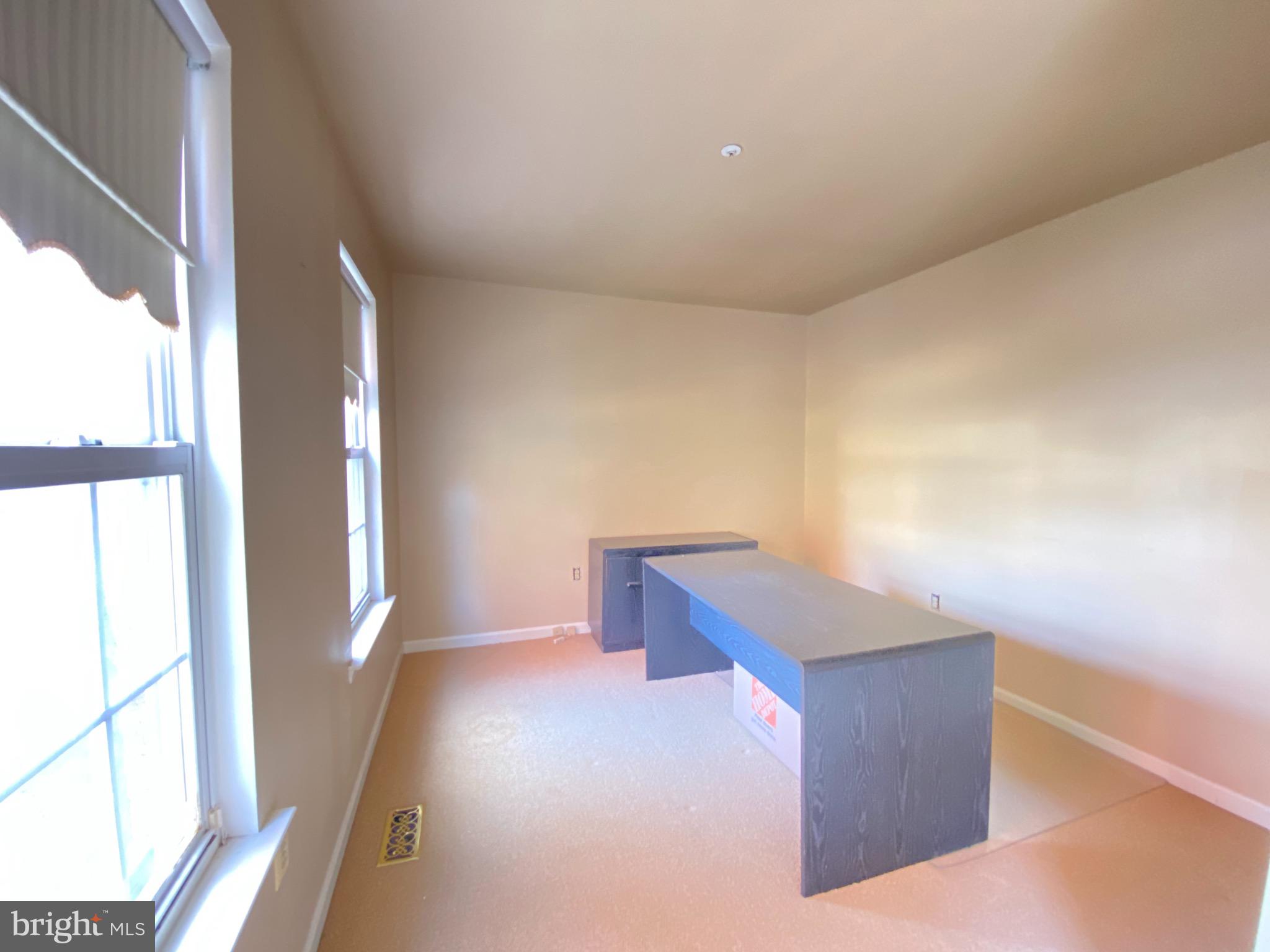 9420 Sandy Creek Road Fort Washington, MD 20744 - Photo 5 of 45 Office