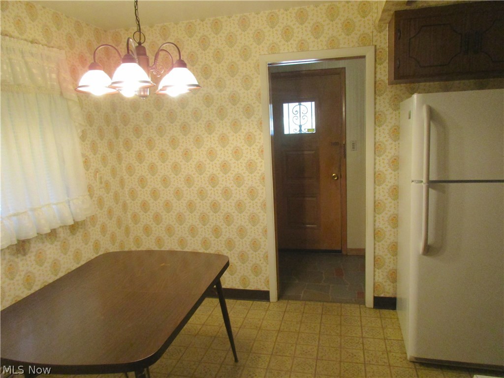 975 Hanley Road Cleveland, OH 44124 - Photo 7 of 21