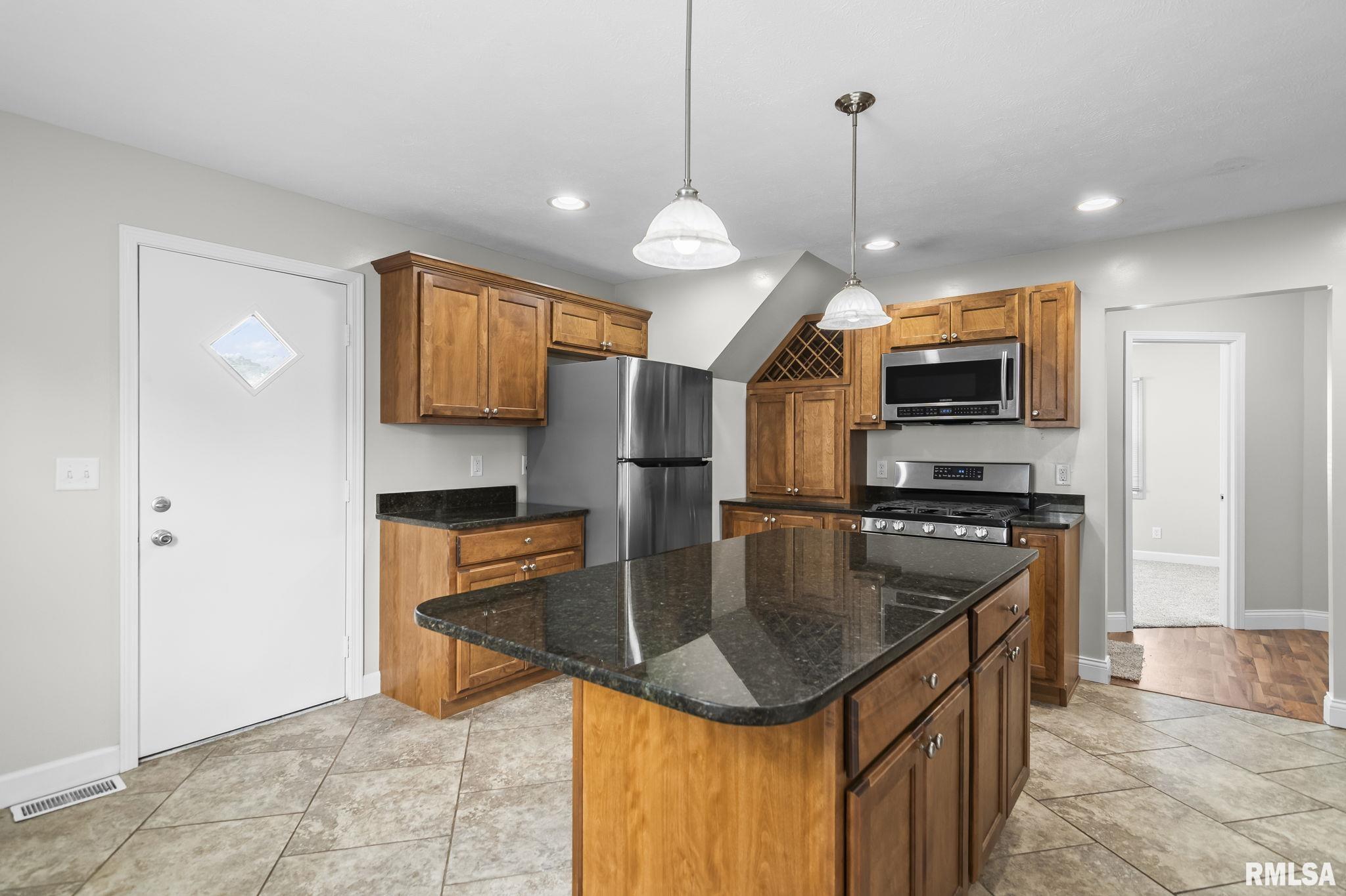 102 South State Street Chatham, IL 62629 - Photo 13 of 38