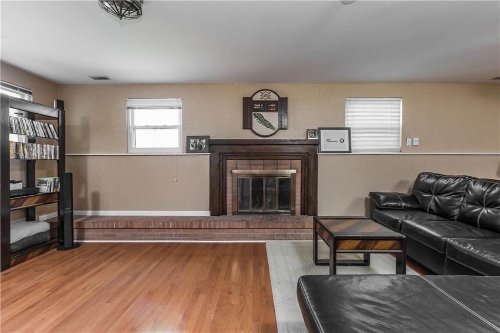 8015 Taunton Road Indianapolis, IN 46260 - Photo 13 of 29 Gallery Image 13