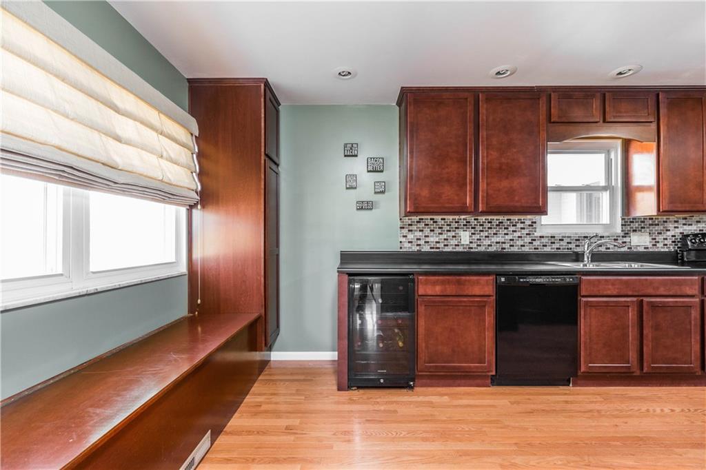 8015 Taunton Road Indianapolis, IN 46260 - Photo 5 of 29 Gallery Image 5