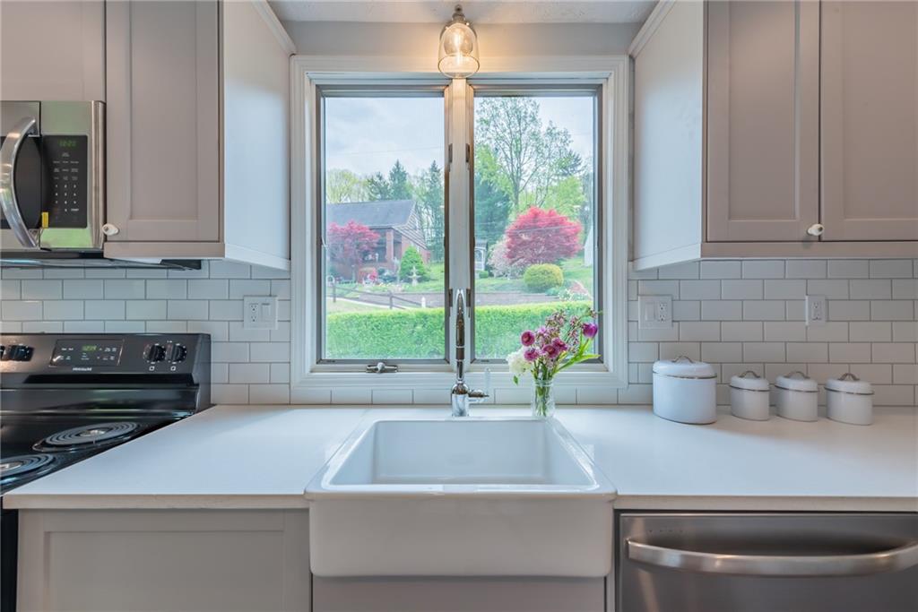 224 McWilliams Road Trafford, PA 15085 - Photo 7 of 25 Gallery Image 7