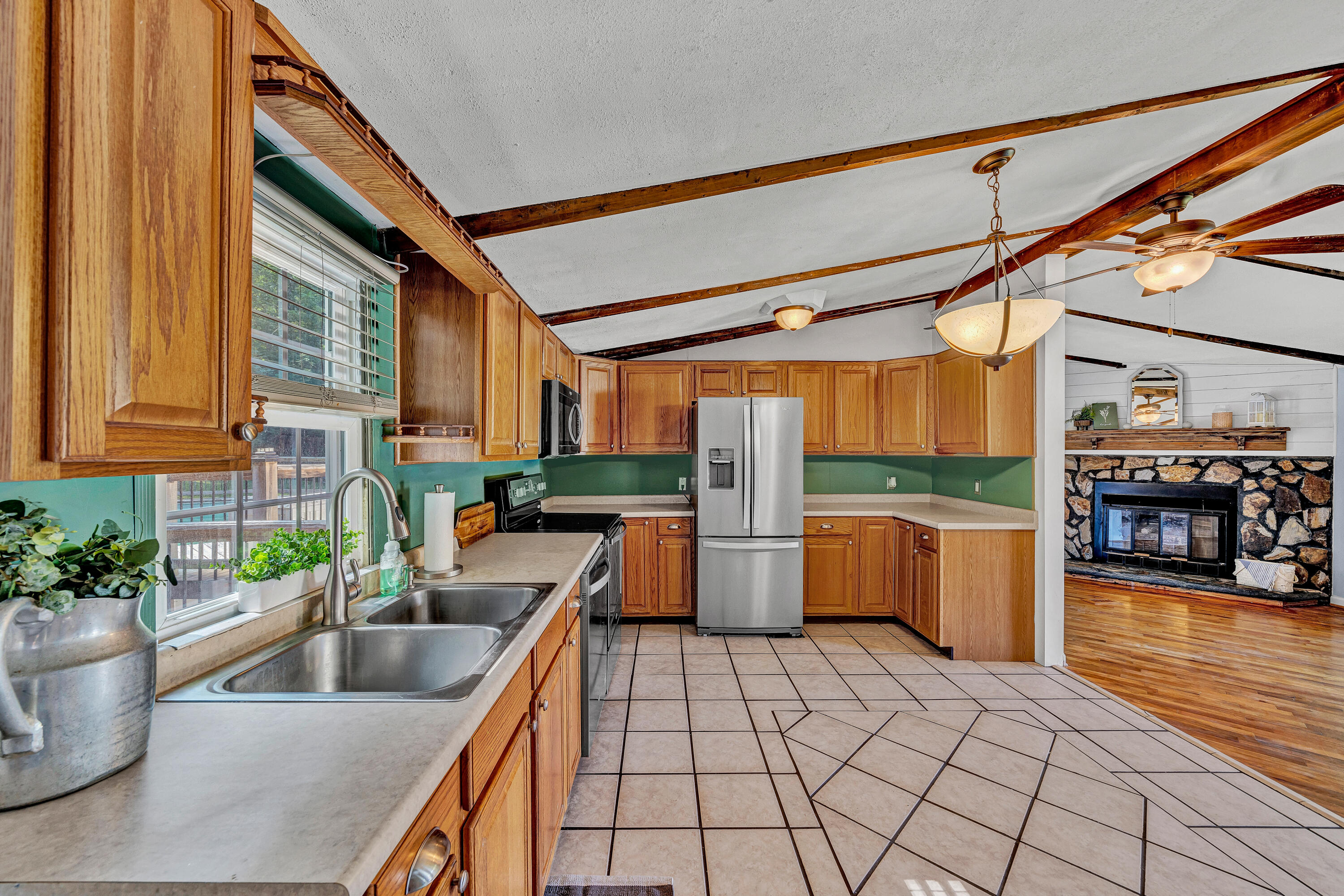 1030 Healing Springs Road Blue Ridge, VA 24064 - Photo 15 of 33 Kitchen