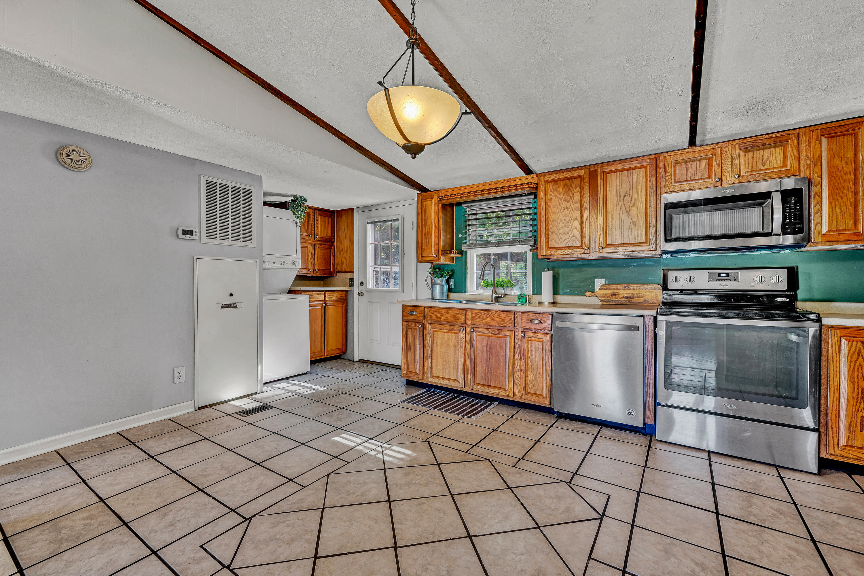 1030 Healing Springs Road Blue Ridge, VA 24064 - Photo 17 of 33 Kitchen