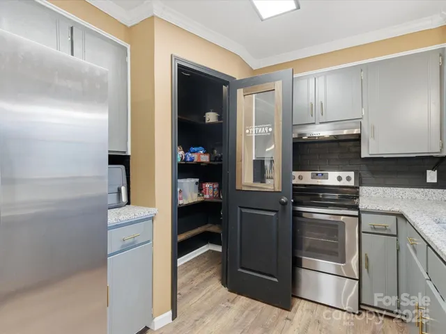 $420,000 | 5900 Lindenwood Drive, Matthews, NC 28104