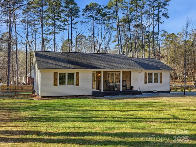 $420,000 | 5900 Lindenwood Drive, Matthews, NC 28104