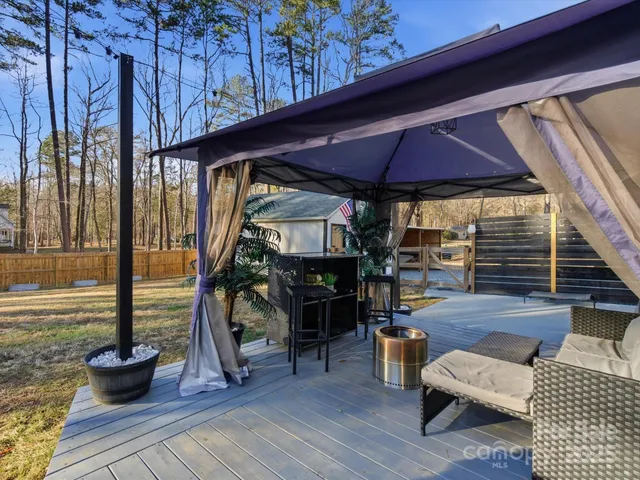 $420,000 | 5900 Lindenwood Drive, Matthews, NC 28104