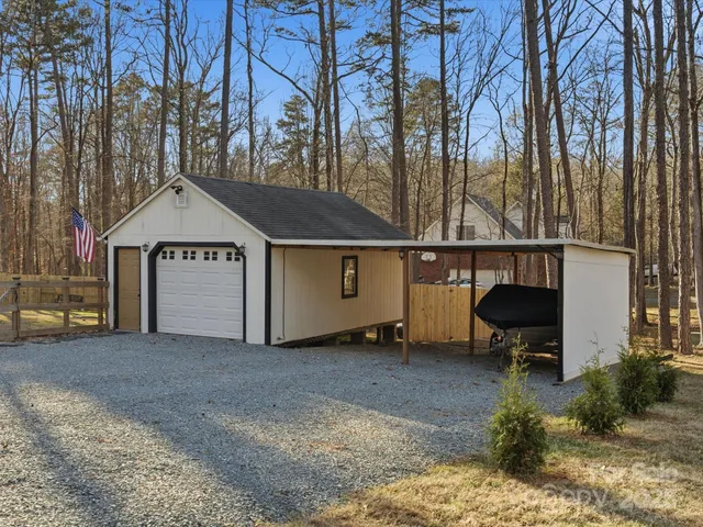 $420,000 | 5900 Lindenwood Drive, Matthews, NC 28104