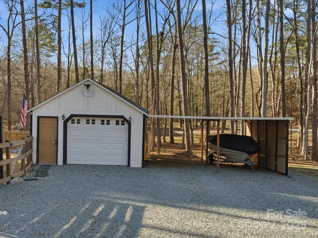 $420,000 | 5900 Lindenwood Drive, Matthews, NC 28104