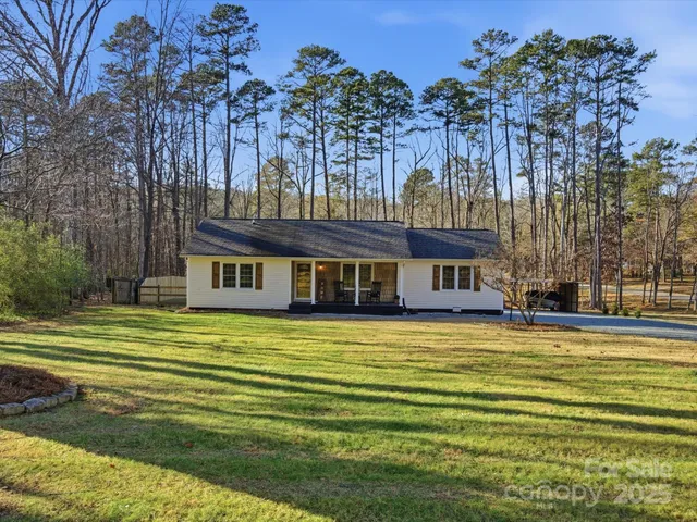 $420,000 | 5900 Lindenwood Drive, Matthews, NC 28104