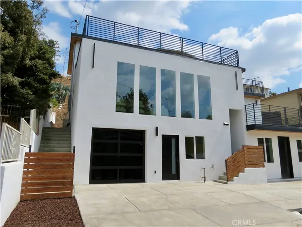 $2,600 | 1226 North Alma Avenue, Los Angeles, CA 90063
