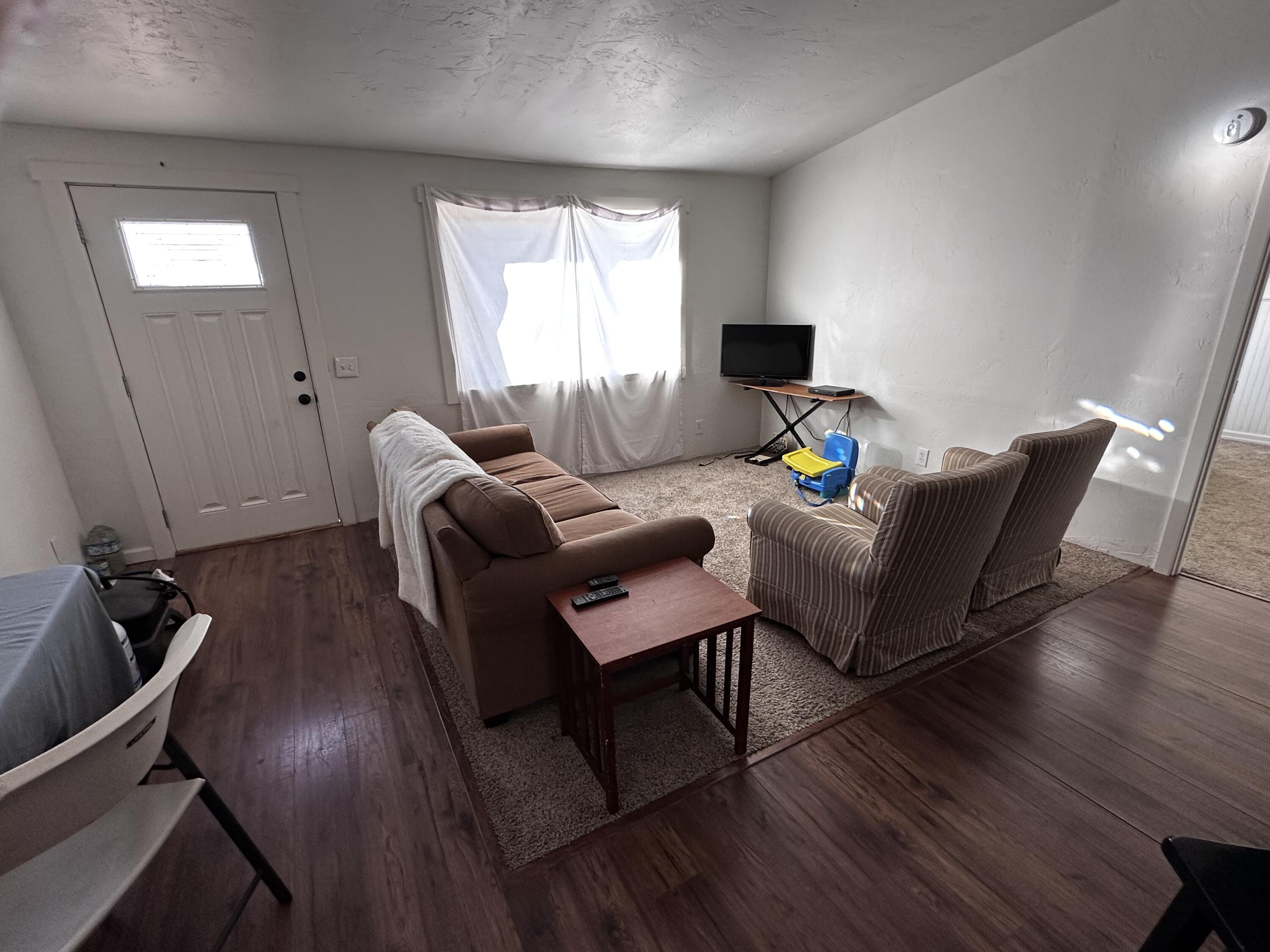 46864 Tucker Road Christmas Valley, OR 97641 - Photo 21 of 39 Living Rm main