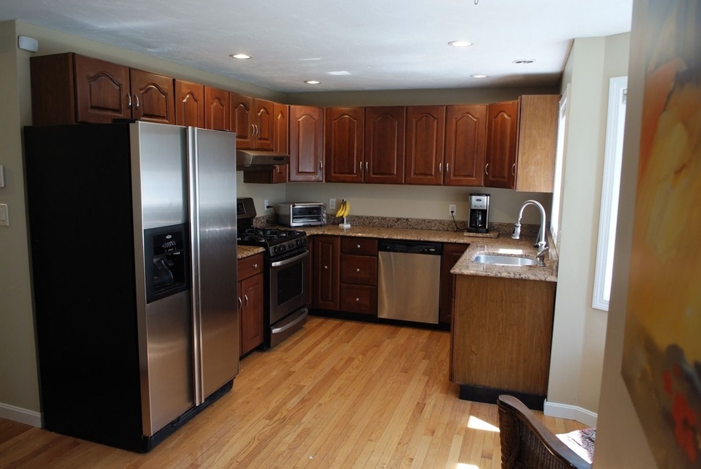 8 Clairmont Road Randolph, MA 02368 - Photo 7 of 22 Gallery Image 7