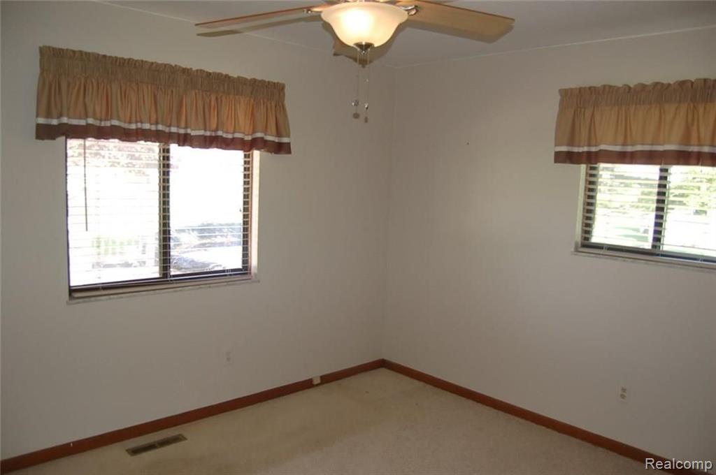 1545 Layton Road Fowlerville, MI 48836 - Photo 16 of 30 Gallery Image 16