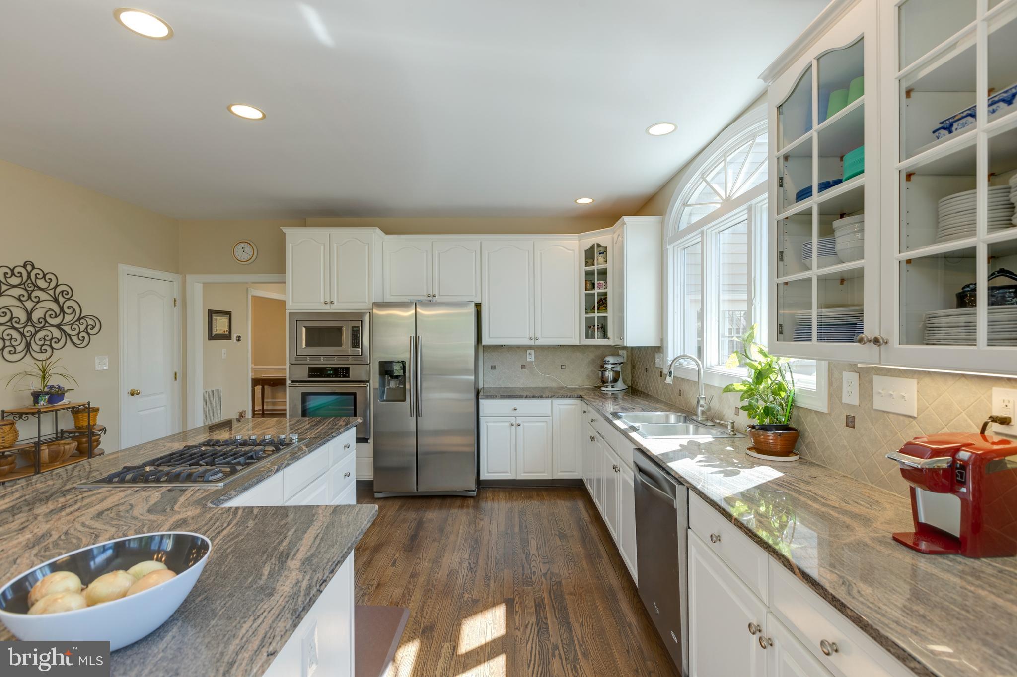 1282 Cobble Pond Way Vienna, VA 22182 - Photo 37 of 76 Stainless appliances