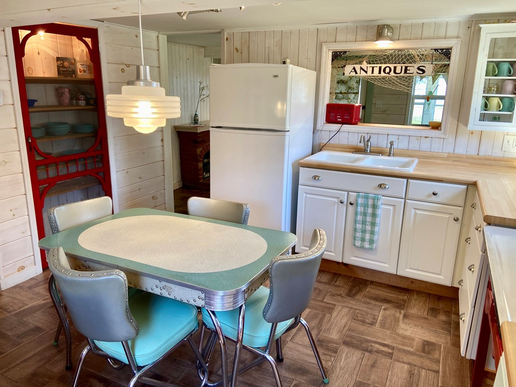 115 Montgomery Street Rouses Point, NY 12979 - Photo 9 of 28 Gallery Image 9