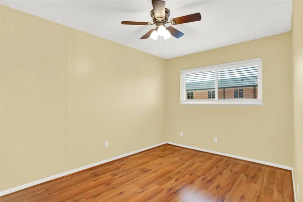 $2,000 | 1870 Saxony Lane, Nassau Bay, TX 77058