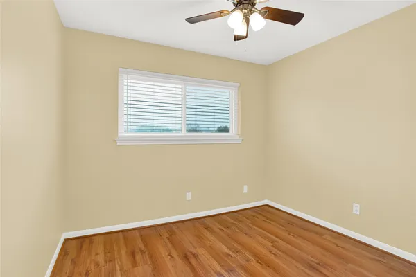 $2,000 | 1870 Saxony Lane, Nassau Bay, TX 77058