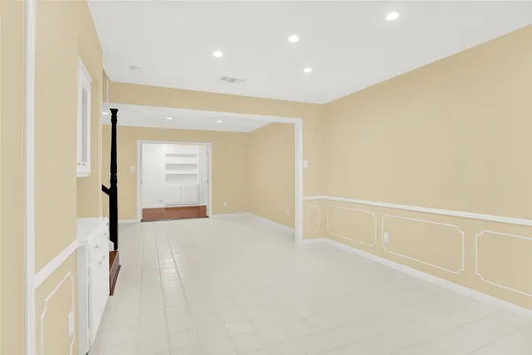 $2,000 | 1870 Saxony Lane, Nassau Bay, TX 77058