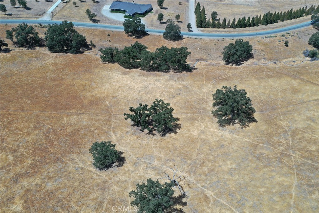 0 Arosa Tehachapi, CA 93561 - Photo 6 of 11 a view of a pathway with a yard