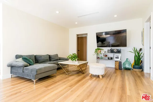 $5,195 | 12023 Collins Street, Valley Village, CA 91607