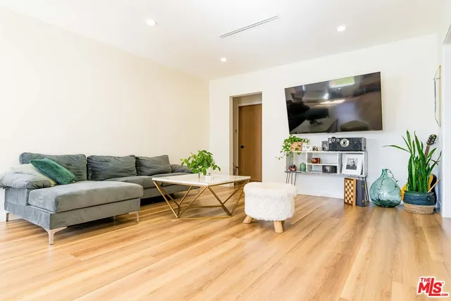 $5,195 | 12023 Collins Street, Valley Village, CA 91607