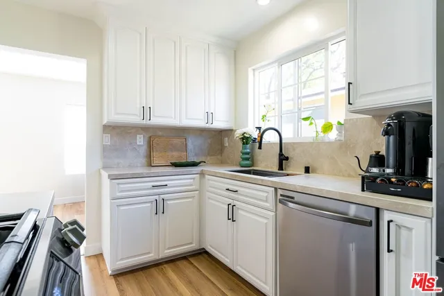 $5,195 | 12023 Collins Street, Valley Village, CA 91607